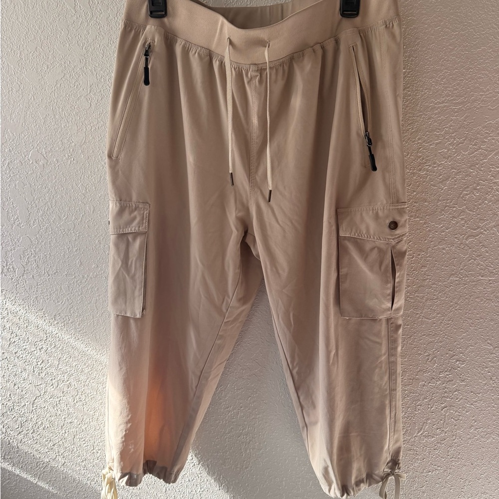 Women’s Tan Cargo Pants